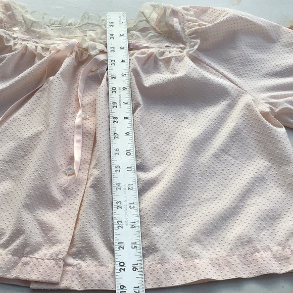 Vintage Barbizon pink dotted Swiss bed jacket. - Picture 6 of 6